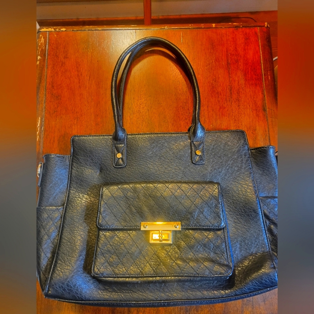 Damsel in Defense concealed defense purse